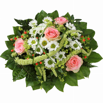 Blumenstrauß 4 rosa Rosen, weiße Chrysanthemen, Amaranthus, Hyperikum, verschiedenes Beiwerk.