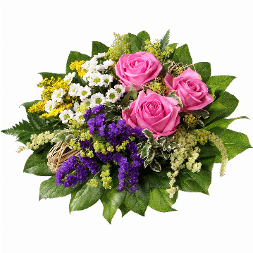 Blumenstrauß ″Sommerwiese″ bestehend aus 3 pinkfarbene Rosen, weiße Chrysanthemen, blaue Statice, grüner Amaranthus, gelber Solidago, Bastschleife, verschiedenes Beiwerk.