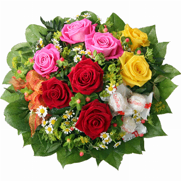 Blumenstrauß 3 rote Rosen, 3 pinkfarbene Rosen, 2 gelbe Rosen, Kamillenblüten, Hyperikum, Schleife, 3 Raffaello Pralinen, verschiedenes Beiwerk.