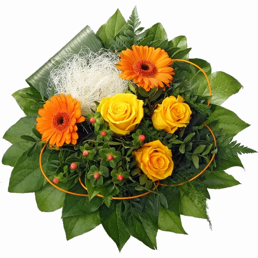 Blumenstrauß 3 gelbe Rosen, 2 orange Minigerbera, Hyperikum, Sisal, ein Tuff aus Sisal, Midollino, Pistazie, Plumosus, ein Aspedistra Blatt und Salal werden verarbeitet.